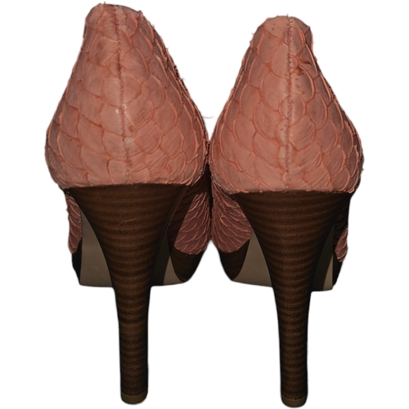 NWOT Calvin Klien Kendall Snakeskin Fabric/Wood Heels - Picture 3 of 3